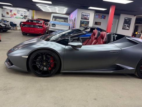 Used 2017 Lamborghini Huracan LP 610-4 image 4