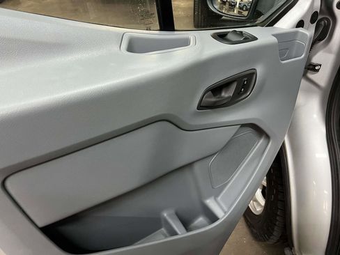 Used 2015 Ford Transit 150 XLT image 10