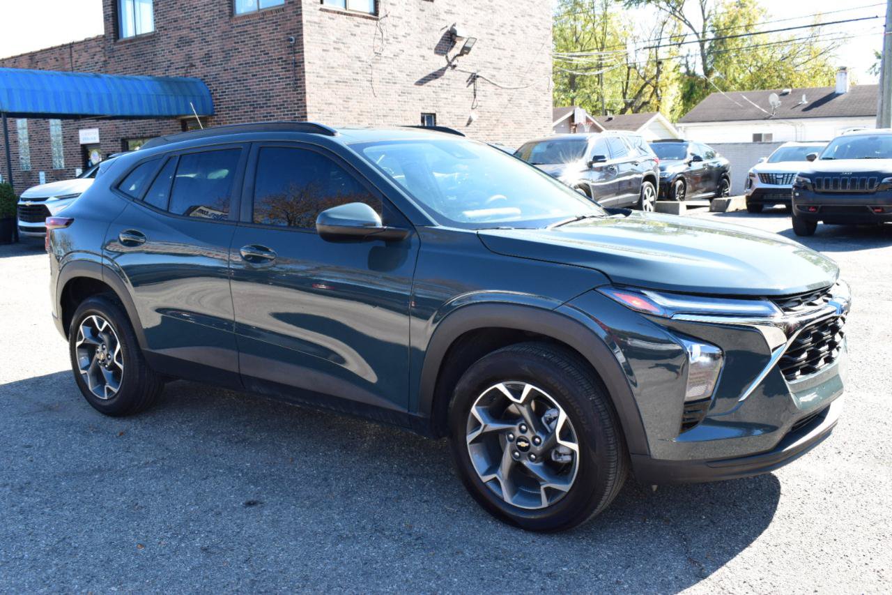 Used 2026 Chevrolet Trax LT FWD image 6
