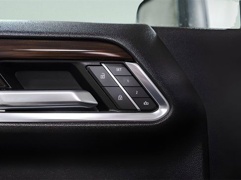 Used 2024 GMC Sierra 2500 SLT w/ SLT Convenience Package image 25