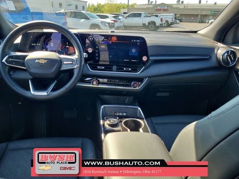 Used 2026 Chevrolet Equinox LT w/ Convenience Package II FWD image 11