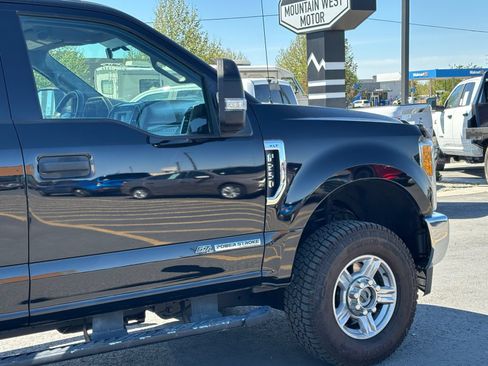 Used 2017 Ford F250 XLT w/ XLT Value Package AWD/4WD image 4