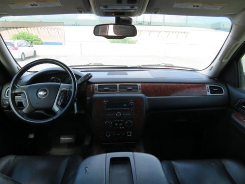Used 2009 Chevrolet Tahoe LTZ RWD image 12