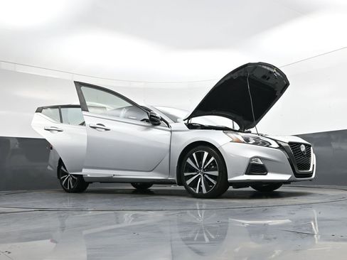 Used 2020 Nissan Altima 2.5 SR w/ Premium Package image 48