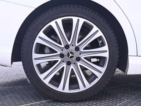 Used 2018 Mercedes-Benz CLA 250 4MATIC image 13