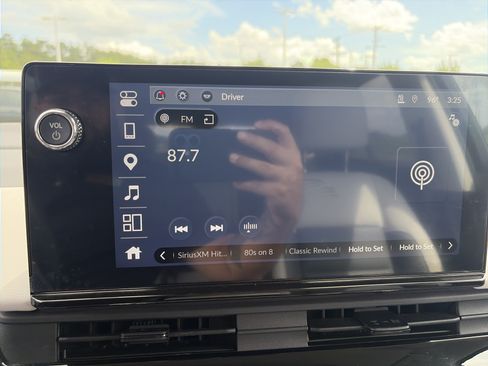 Used 2024 Honda Prologue Touring image 23