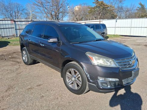 Used 2016 Chevrolet Traverse LT image 3