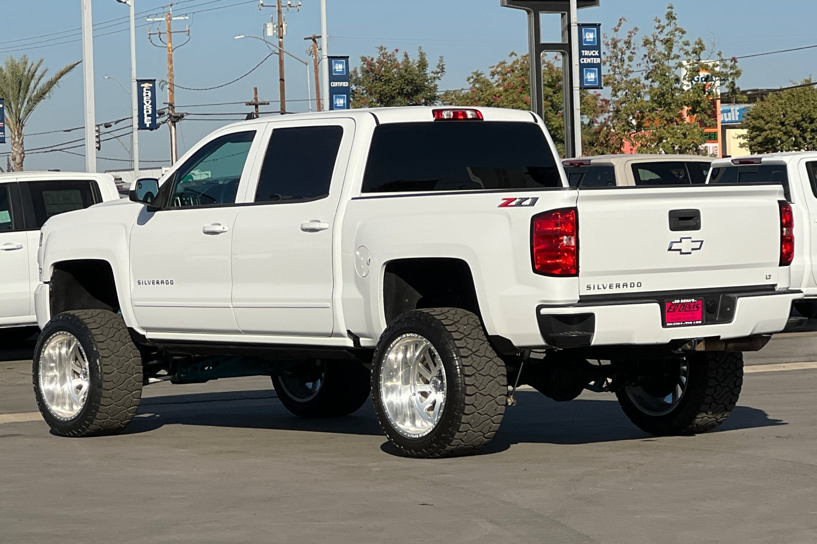 Used 2018 Chevrolet Silverado 1500 LT w/ All Star Edition AWD/4WD image 7