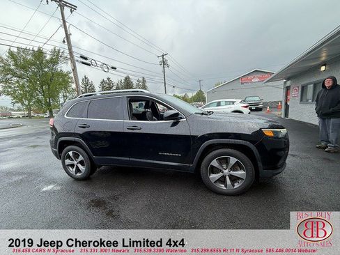 Used 2019 Jeep Cherokee Limited AWD/4WD image 2