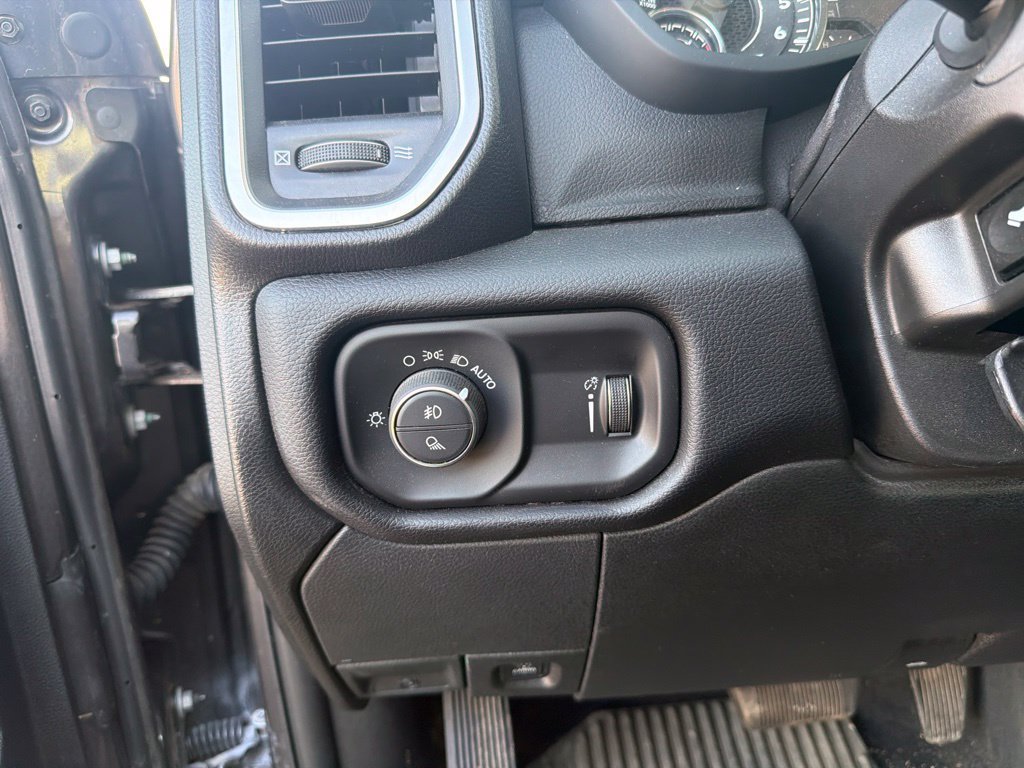 Used 2024 RAM 2500 Big Horn w/ Night Edition AWD/4WD image 13