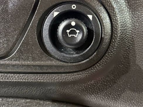 Used 2018 Ford Fiesta SE image 33