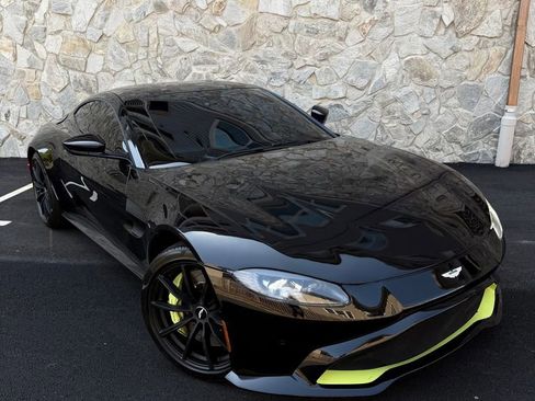 Used 2019 Aston Martin V8 Vantage Coupe RWD image 1