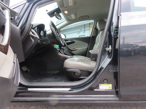 Used 2013 Buick Verano FWD image 12
