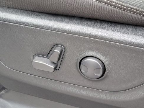 Used 2025 RAM 1500 Big Horn AWD/4WD image 11
