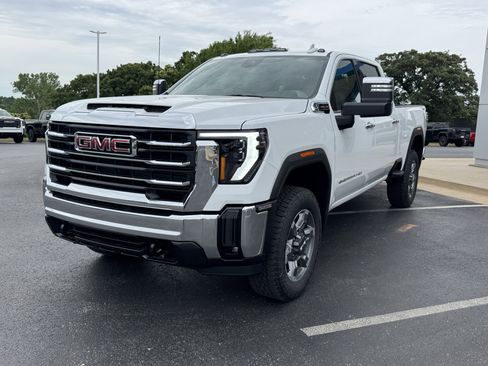 New 2026 GMC Sierra 2500 SLT w/ SLT Convenience Package AWD/4WD image 2