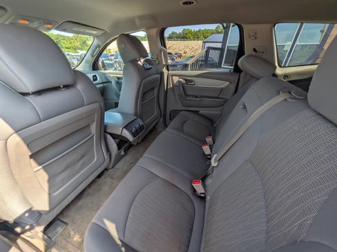 Used 2015 Chevrolet Traverse LS FWD image 28