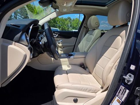 Used 2022 Mercedes-Benz GLC 300 image 9
