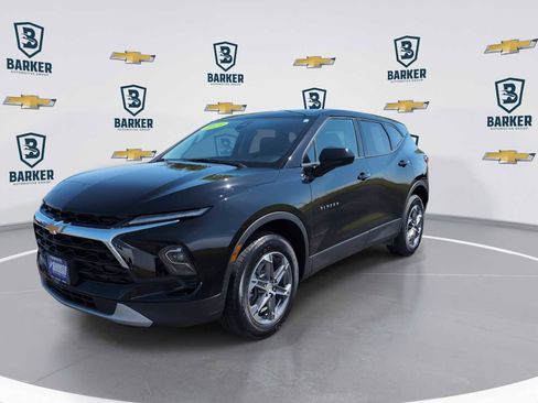 Used 2025 Chevrolet Blazer LT FWD image 4