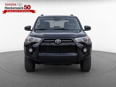 Used 2022 Toyota 4Runner SR5 AWD/4WD image 5
