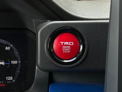 Used 2025 Toyota Tacoma TRD Off-Road AWD/4WD image 28