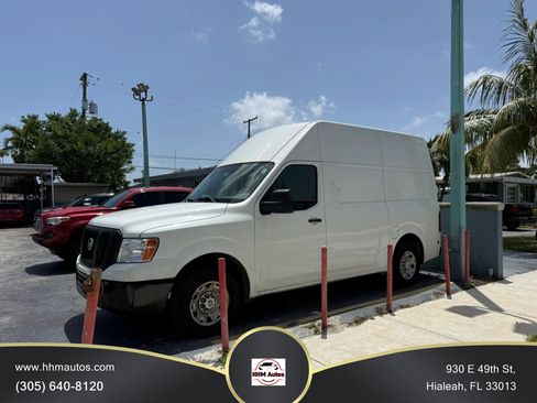 Used 2019 Nissan NV 2500 SV RWD image 1