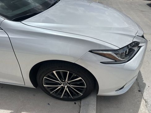 Used 2024 Lexus ES 300h w/ Premium Package FWD image 10