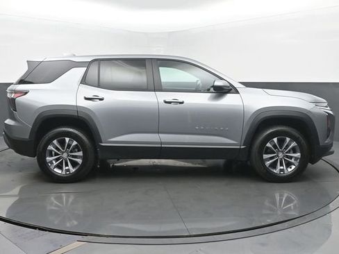 Used 2026 Chevrolet Equinox LT AWD/4WD image 6