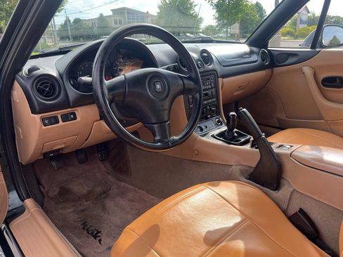 Used 1999 MAZDA MX-5 Miata RWD image 11