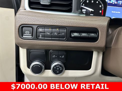 Used 2021 GMC Yukon XL Denali w/ Denali Premium Package image 37