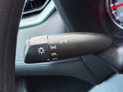 Used 2019 Toyota RAV4 LE image 31