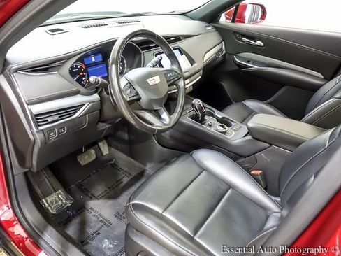 Used 2019 Cadillac XT4 Premium Luxury w/ Cold Weather Package FWD image 10