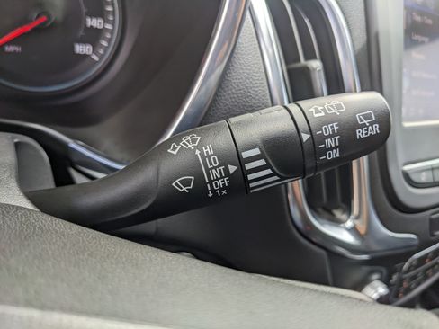 Used 2021 Chevrolet Equinox LT FWD image 30
