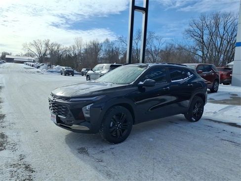 New 2026 Chevrolet Trax ACTIV w/ Sunroof Package image 8