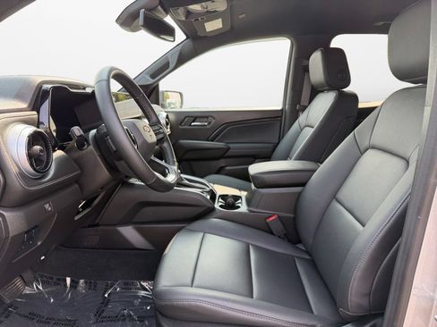 Used 2024 Chevrolet Colorado LT w/ LT Convenience Package III AWD/4WD image 10