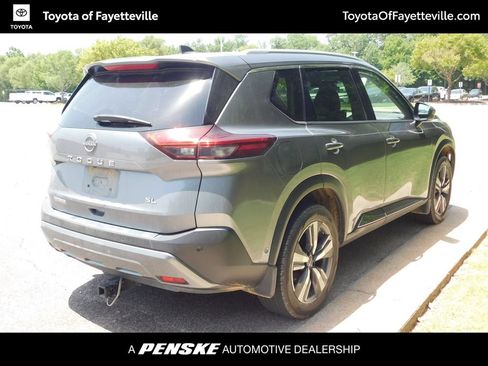 Used 2023 Nissan Rogue SL w/ SL Premium Package FWD image 4