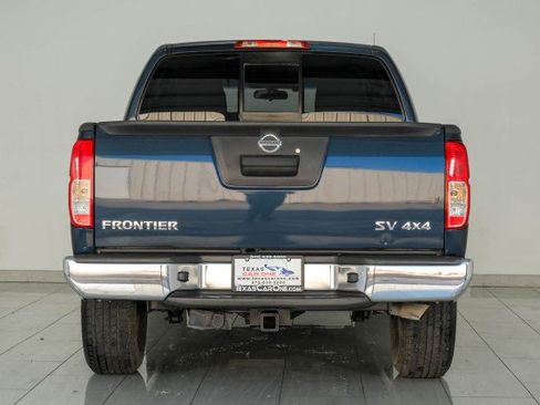 Used 2016 Nissan Frontier SV image 7