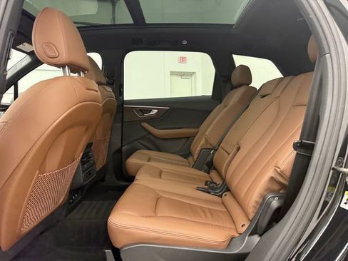 Used 2025 Audi Q7 3.0T Premium Plus image 24