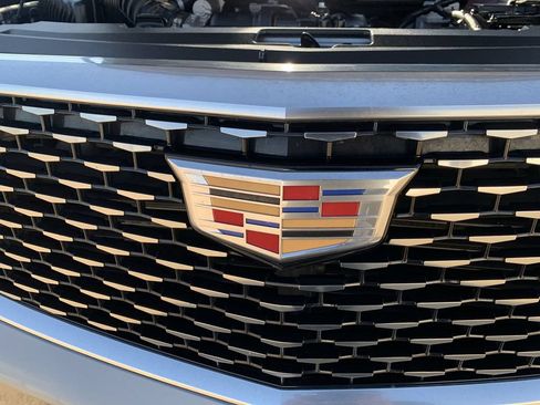 Used 2024 Cadillac XT6 Premium Luxury FWD image 29