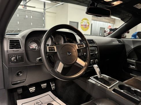 Used 2009 Dodge Challenger SRT8 w/ Spring Special Group image 23