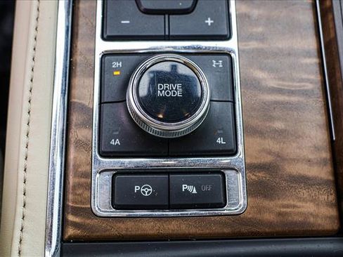 Used 2020 Ford Expedition Platinum image 22