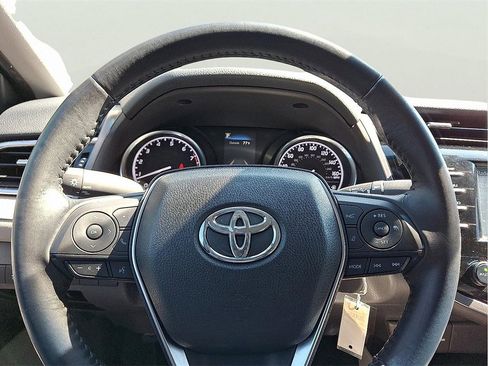 Used 2018 Toyota Camry SE w/ Protection Package (Q2) image 16
