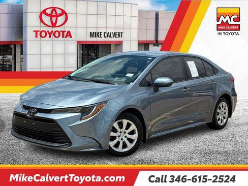 Certified 2025 Toyota Corolla LE FWD image 1