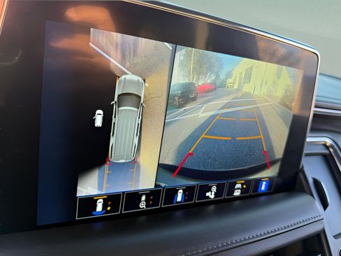 Used 2022 Chevrolet Tahoe LT w/ Luxury Package image 24