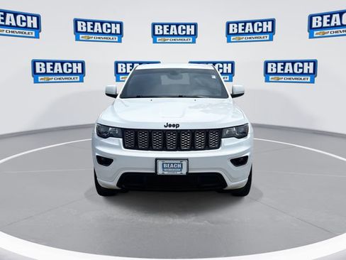 Used 2019 Jeep Grand Cherokee Altitude AWD/4WD image 3