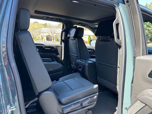 New 2026 Chevrolet Suburban Z71 w/ Z71 Off-Road Package image 54