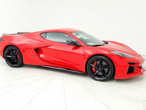 New 2025 Chevrolet Corvette E-Ray w/ Battery Protection Package image 8