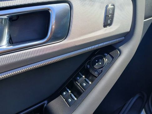 New 2026 Ford Explorer Active AWD/4WD image 8