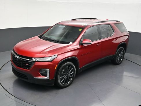 Used 2023 Chevrolet Traverse RS FWD image 16