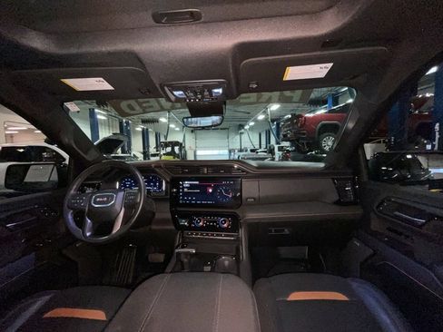 Used 2024 GMC Sierra 1500 AT4 w/ Technology Package image 27