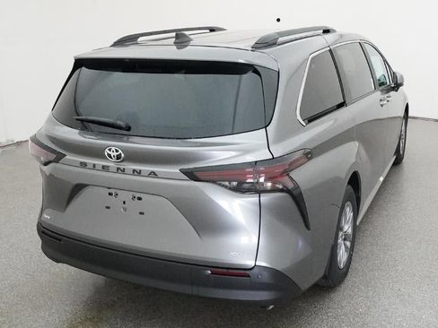 New 2026 Toyota Sienna XLE image 41